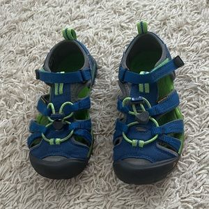 Keen Seacamp II CNX Waterproof Sandals Boy's sz 13